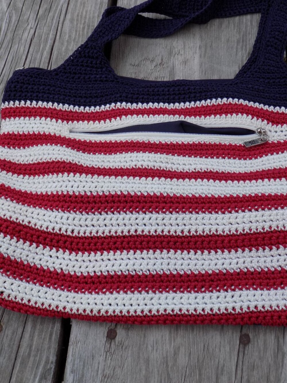 The Sak Flag Purse Bag USA American Flag Crochet Purse Crossbody Bag - Picture 12 of 16